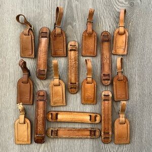 Lot of 17 LV pieces (tags and shoulder pads)
Louis Vuitton